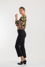 Cargar imagen en el visor de la galería, BLUSA MANGA ¾ CON RUCHE  - FLORAL
