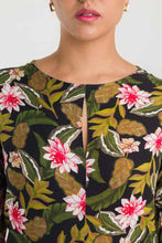 Cargar imagen en el visor de la galería, BLUSA MANGA ¾ CON RUCHE  - FLORAL
