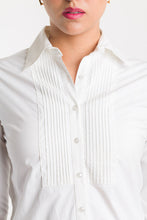 Cargar imagen en el visor de la galería, CAMISA MANGA LARGA CON ALFORZAS - BLANCA
