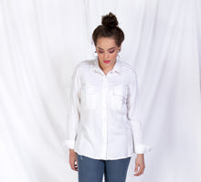 Cargar imagen en el visor de la galería, CAMISA MILITAR SANDIA - BLANCA
