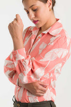 Cargar imagen en el visor de la galería, CAMISA EN LINO MANGA LARGA - CORAL
